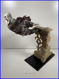 Assassins Creed 2 Ezio Leap Of Faith Figure UBI Collectibles Pure Arts Ubisoft