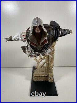 Assassins Creed 2 Ezio Leap Of Faith Figure UBI Collectibles Pure Arts Ubisoft