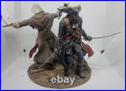 Assassins Creed IV (4) Black Flag Edward Kenway & Blackbeard Statue Diorama