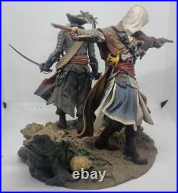 Assassins Creed IV (4) Black Flag Edward Kenway & Blackbeard Statue Diorama