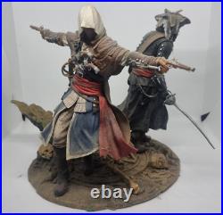 Assassins Creed IV (4) Black Flag Edward Kenway & Blackbeard Statue Diorama