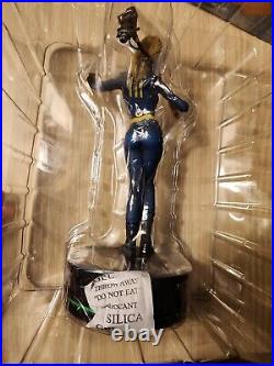 Fallout 4 Vault Girl Modern Icons #7 Statue 2018 ThinkGeek New In Box